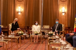 Președinta Maia Sandu a avut întrevederi cu conducerea Guvernului şi Parlamentului României