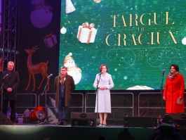 Președinta Maia Sandu, la deschiderea Târgului de Crăciun: „În aceste zile, să avem grijă de cei, cărora le lipsește căldura sărbătorilor”