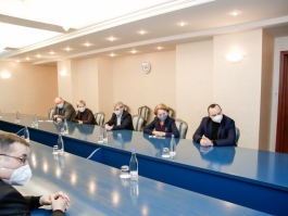 Президент Майя Санду обсудила с представителями парламентских фракций ПДС и ПСРМ военные действия в Украине 