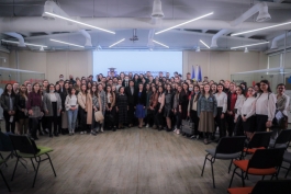 Președinta Maia Sandu s-a întâlnit cu studenții de la facultățile pedagogice din țară: „Împreună putem să creștem o societate educată, liberă și prosperă”