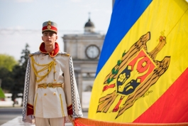 Президент Майя Санду по случаю Дня Государственного флага: «Для наших граждан, независимо от профессии, языка, этнической принадлежности, возраста и других критериев, есть место под Триколором Республики Молдова» 