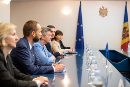Efortul autorităților țării de a face față noilor provocări, discutat de șefa statului cu Comisarul european pentru Afaceri Interne