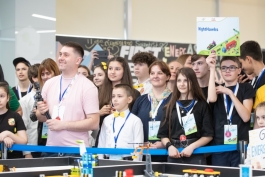 Президент Майя Санду приняла участие в финале FIRST LEGO League Challenge и вручила призы командам-победителям соревнования 
