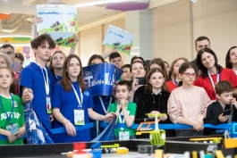 Президент Майя Санду приняла участие в финале FIRST LEGO League Challenge и вручила призы командам-победителям соревнования 