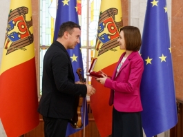 Președinta Maia Sandu i-a decorat pe reprezentanții Moldovei la Concursul „Eurovision 2022”