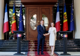 Заявление для прессы Президента Майи Санду по результатам встречи с Президентом Французской Республики Эммануэлем Макроном 