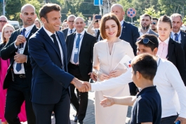 Președinta Maia Sandu după întrevederea cu Președintele Emmanuel Macron: „Prețuim parteneriatul moldo-francez și dorim să-l consolidăm în continuare, în interesul cetățenilor țărilor noastre”