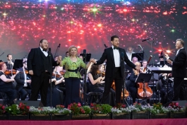 Președinta Maia Sandu a participat la deschiderea Festivalului de muzică clasică în aer liber „DescOperă”