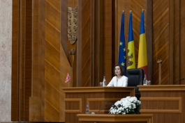 Președinta Maia Sandu către membrii Parlamentului României: „Republica Moldova împărtășește valorile Uniunii Europene și merită șansa de a fi parte a marii familii europene”