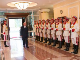 Moldovan president decorates more EU foreign ministers