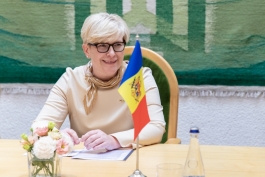 Relațiile bilaterale moldo-lituaniene, discutate de șefa statului cu Președinta Parlamentului lituanian și cu Prim-ministra țării