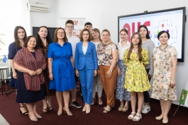 Președinta Maia Sandu a discutat, la Biroul AUF, despre modalitățile prin care putem fortifica proiectele francofone pentru tinerii din Moldova