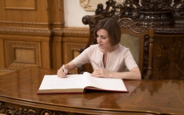 Președinta Maia Sandu a avut întrevederi în Guvernul și Parlamentul României