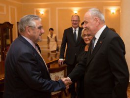 President Nicolae Timofti meets French senators