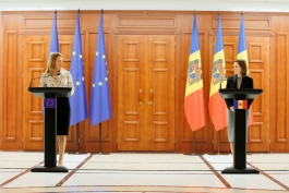 Președinta Maia Sandu, în discuție cu Președinta Parlamentului European, Roberta Metsola: „Avem nevoie de susținere pentru a depăși consecințele războiului și pentru a începe cât mai rapid negocierile de aderare”