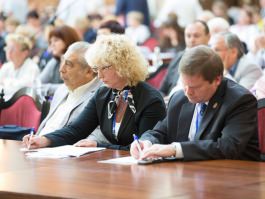 Moldovan president attends national minorities’ forum