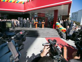 Moldovan, Belarusian presidents attend inauguration of shopping centre in Chisinau