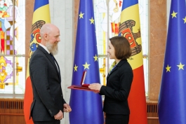 President Maia Sandu awarded the "Order of Honour" distinction to the director of the USAID Mission, Scott Hocklander, at the end of his mandate.