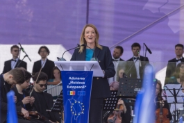 Președinta Maia Sandu le mulțumește tuturor cetățenilor din țară și din diasporă, care au susținut astăzi integrarea țării în UE