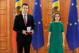 Președinta Republicii Moldova, Maia Sandu, a înmânat distincții și diplome celor care au contribuit la succesul summitului Comunității Politice Europene