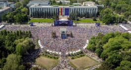    Спустя год после получения Республикой Молдова статуса страны-кандидата на вступление в ЕС Президент Майя Санду обратилась с посланием
