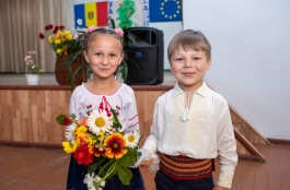 Președinta Maia Sandu la Vălcineț, Călărași: „Aici am găsit un bun exemplu local de a aduce Europa la noi acasă” 