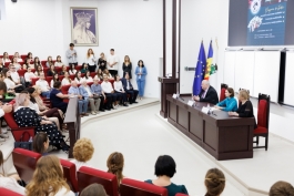 1 сентября  Президент Майя Санду побеседовала со студентами факультета журналистики МГУ