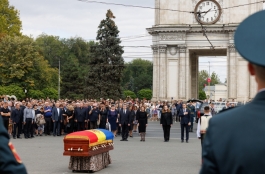Выступление Президента Майи Санду на церемонии похорон первого Президента Республики Молдова Мирчи Снегура