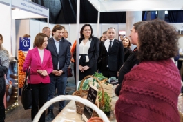 Глава государства посетила выставку «Antreprenor Expo» и пообщалась с рядом бизнесменов