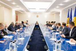 Șefa statului a discutat cu reprezentanții Confederaţiei Naţionale a Sindicatelor despre referendumul privind aderarea la UE 