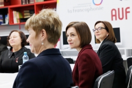 Șefa statului a marcat Ziua Internațională a Francofoniei împreună cu elevii și profesorii de la Liceul Teoretic „Gheorghe Asachi” din Chișinău