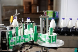 În vizita de la Comrat, șefa statului a vizitat Fabrica de lactate Sana