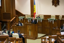 Moldovan president participates in parliament's foundation meeting