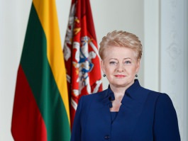 Lithuanian president awarded Moldova's highest state distinction