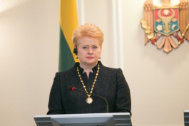 Lithuanian president pays official visit to Moldova