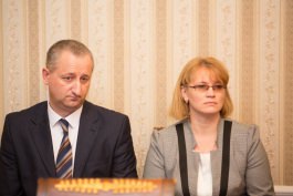 Moldovan president Nicolae Timofti signs decrees appointing seven magistrates