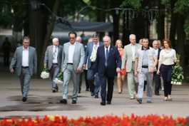 Președintele Nicolae Timofti a participat la o acțiune de comemorare a poetului Mihai Eminescu