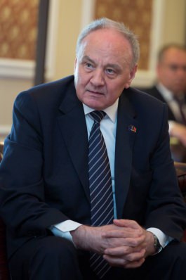 Президент Тимофти наградил соучредителя Парламентской ассамблеи Республика Молдова – Республика Польша Анджея  Халицкого 