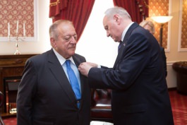 PreședinteleTimofti i-a acordat președintelui Federației Internaționale de Haltere Ordinul de Onoare