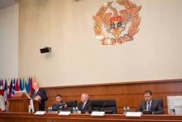 Președintele Nicolae Timofti l-a prezentat pe noul ministru al Apărării, Anatol Șalaru, ofițerilor și angajaților instituției