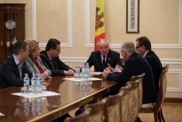 Президент Николае Тимофти провел консультации с фракциями ЛП, ДПМ и ПКРМ