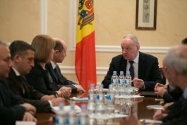 Președintele Timofti a purtat consultări parlamentare