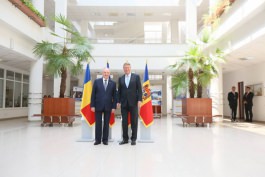 Președintele Timofti a avut o convorbire cu președintele României, Klaus Iohannis